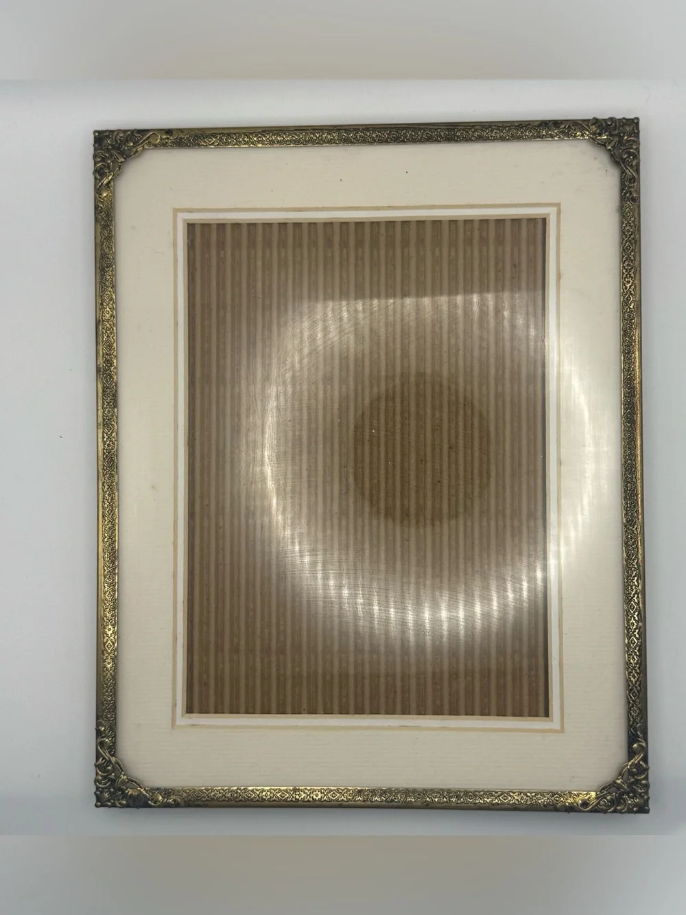Vintage Ornate Brass Tone 8x10 Picture Frame w/ 5x7 Mat Easel Back Tabletop Wall